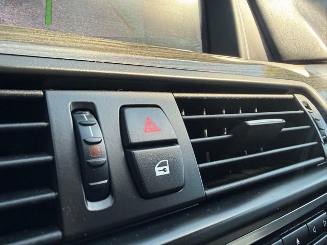 Used 2015 BMW 550i xDrive Sedan AWD/4WD image 24