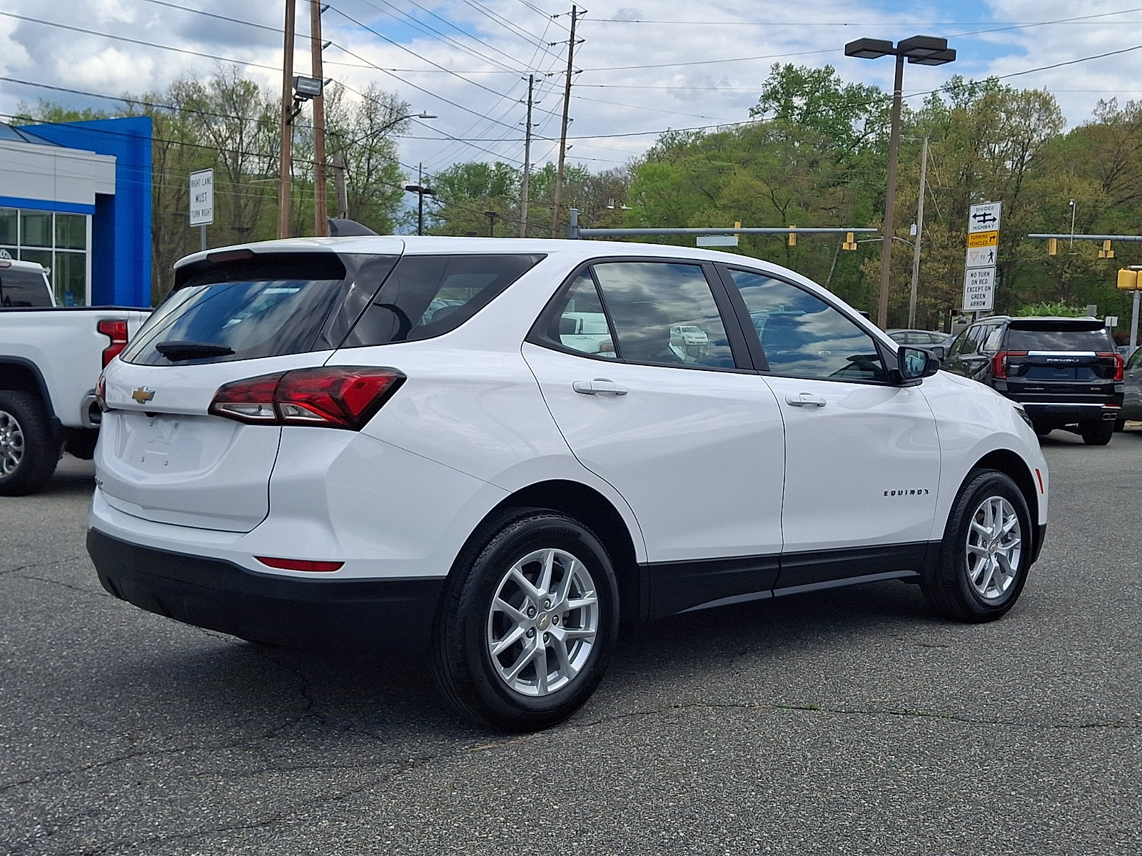 Certified 2024 Chevrolet Equinox LS FWD image 6