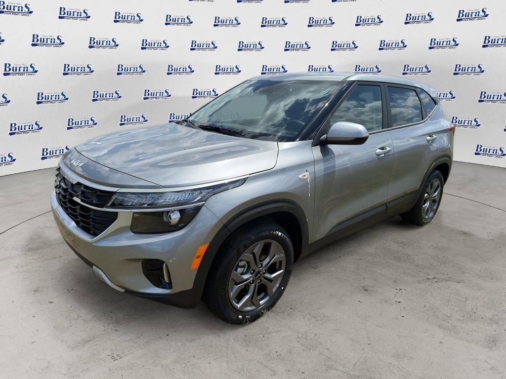 New 2026 Kia Seltos LX FWD image 3