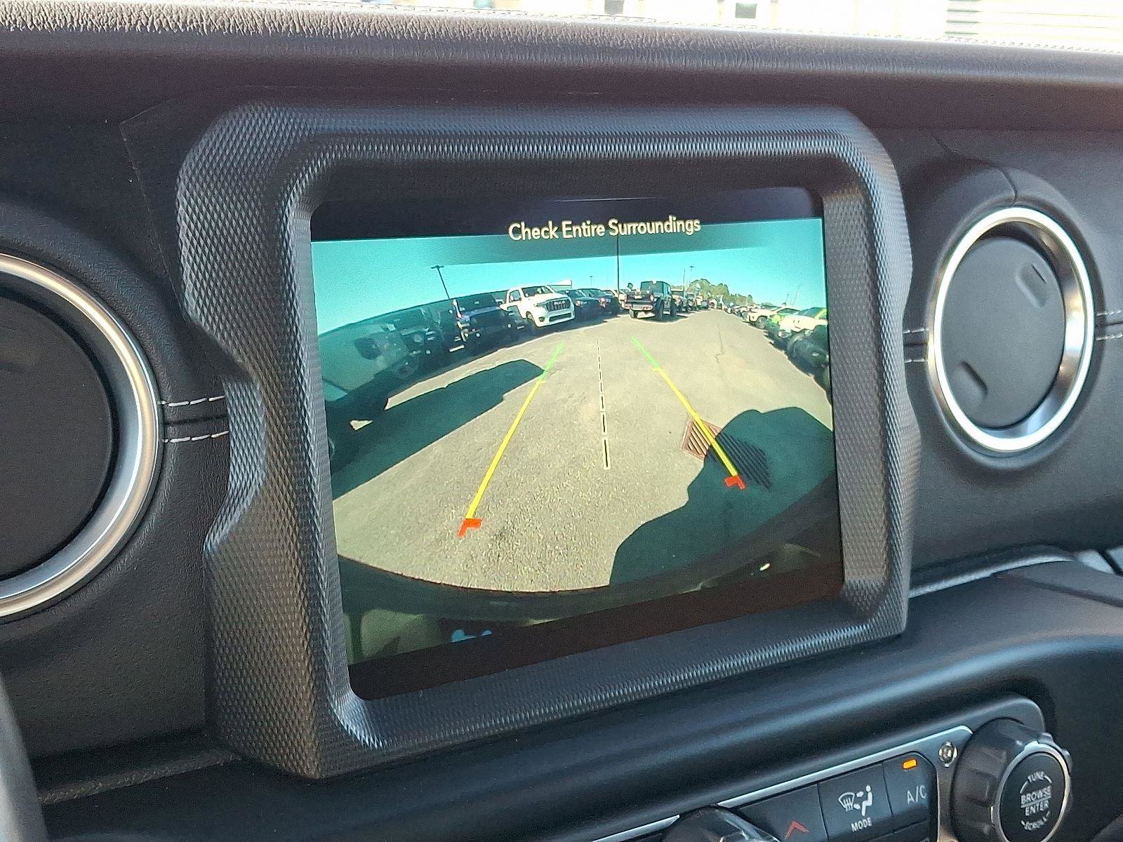 Used 2022 Jeep Wrangler Unlimited Sahara w/ Cold Weather Group image 28