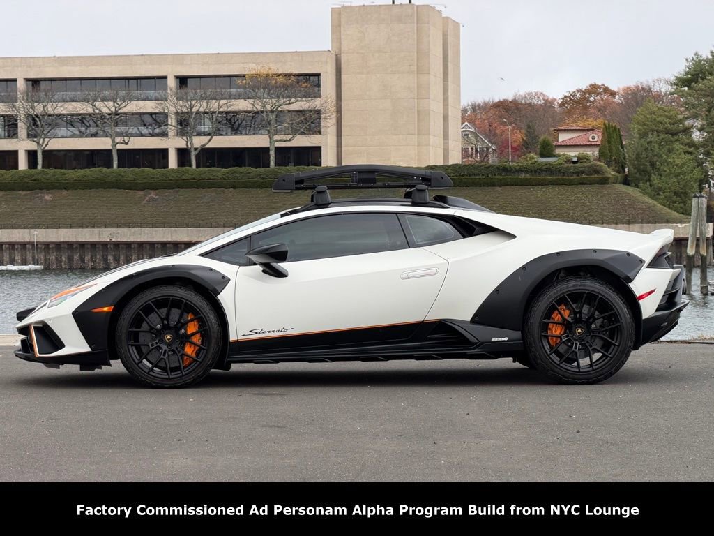 Used 2024 Lamborghini Huracan Sterrato image 8