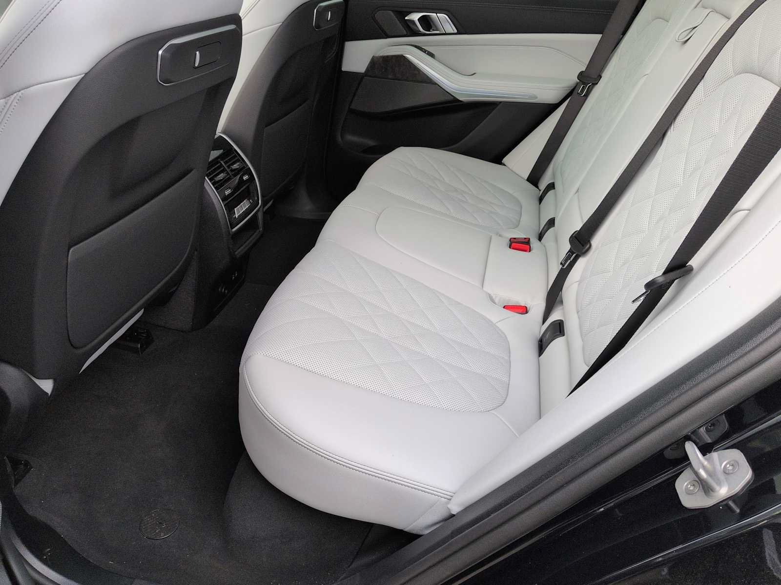 Used 2026 BMW X5 xDrive50e w/ M Sport Package AWD/4WD image 21
