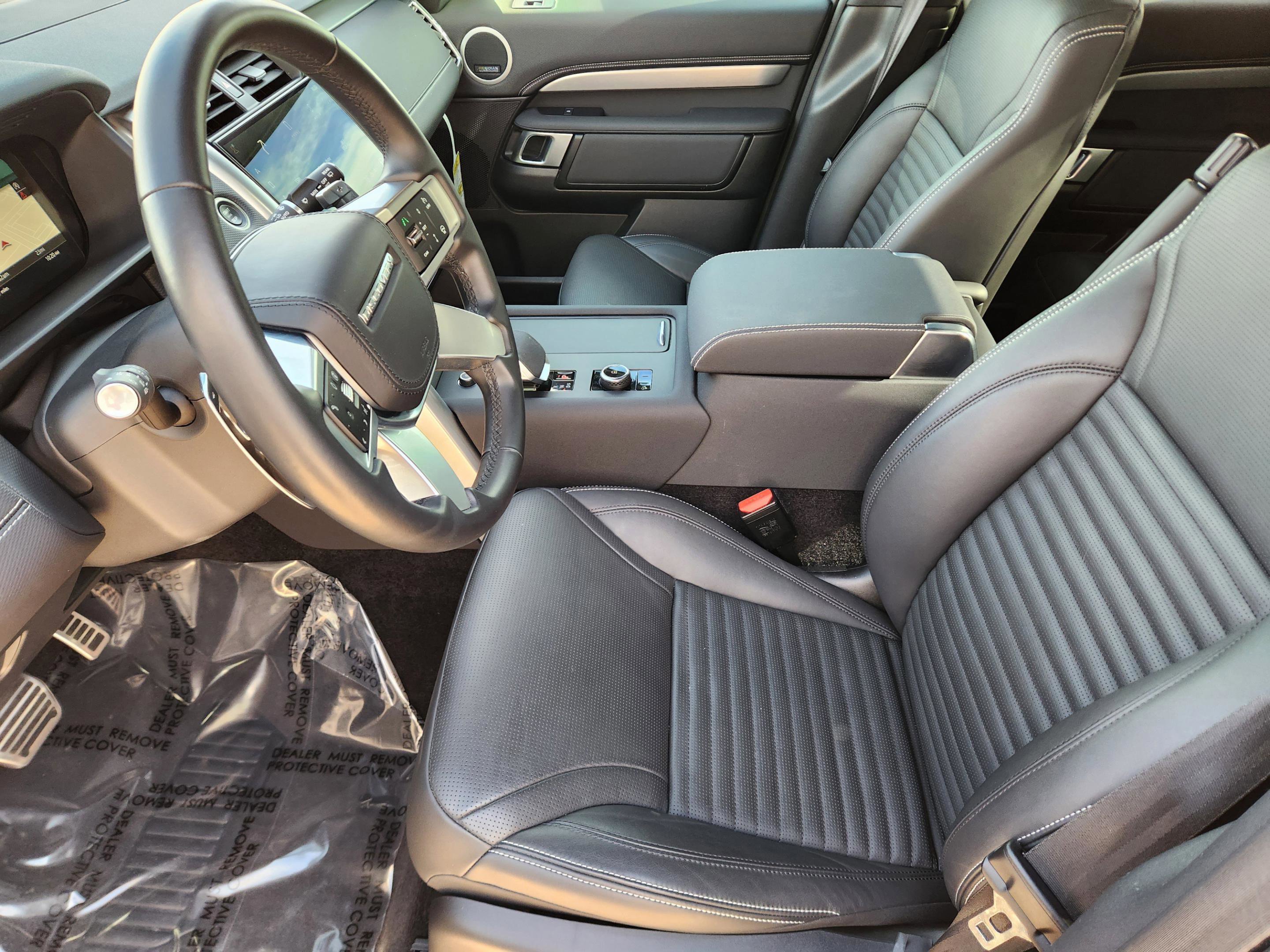 Certified 2025 Land Rover Discovery Dynamic SE image 8