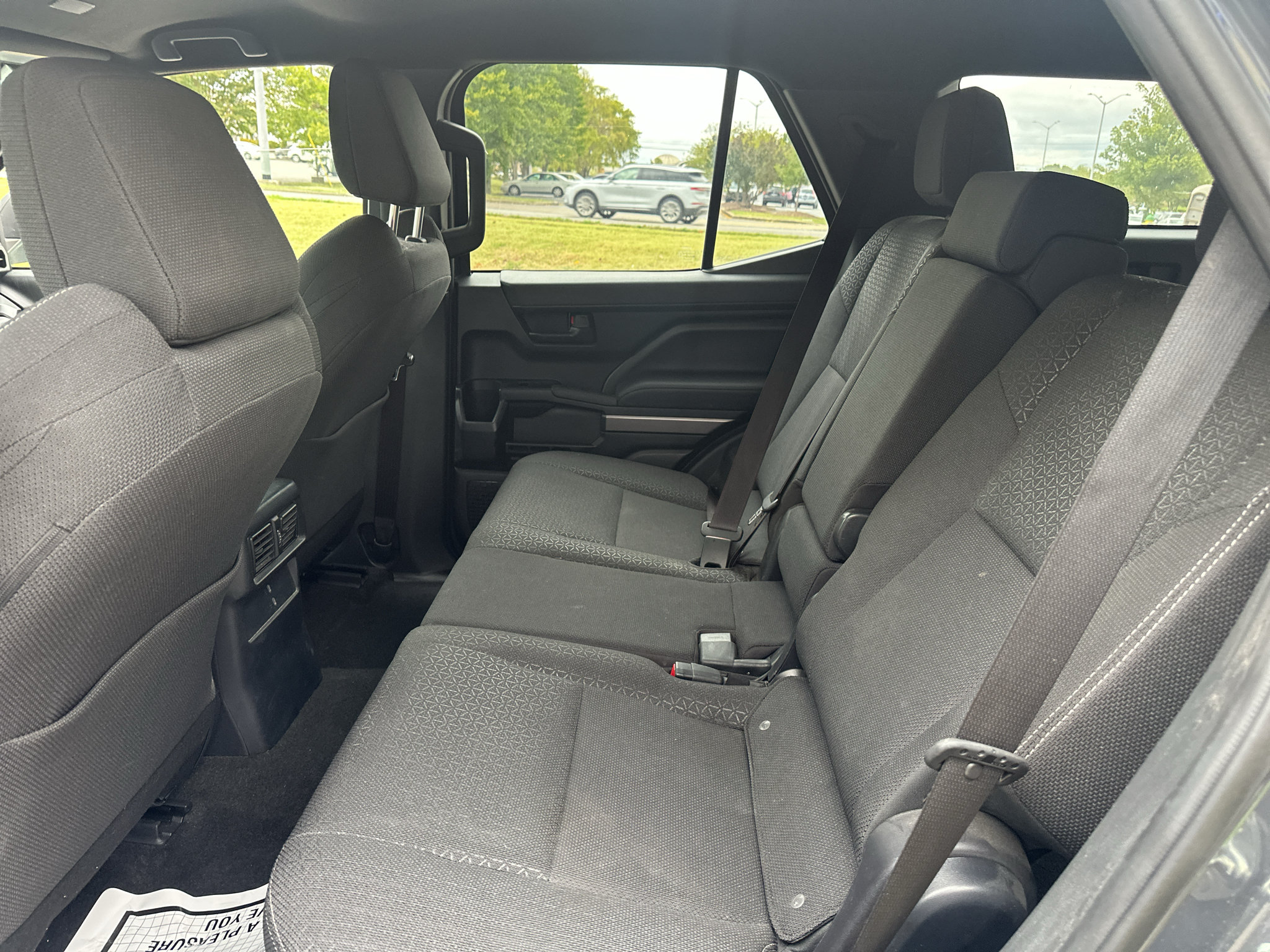 Used 2025 Toyota 4Runner SR5 AWD/4WD image 17