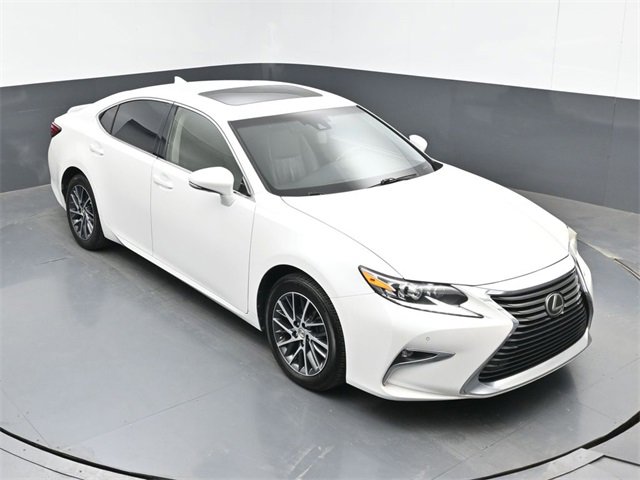 Used 2017 Lexus ES 350 w/ Luxury Package image 35