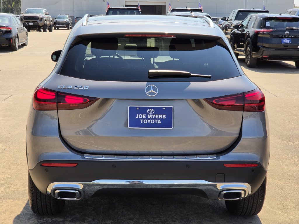 Used 2025 Mercedes-Benz GLA 250 image 8