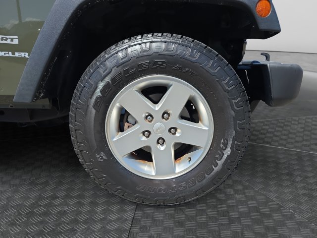 Used 2015 Jeep Wrangler Sport w/ Quick Order Package 24S AWD/4WD image 32