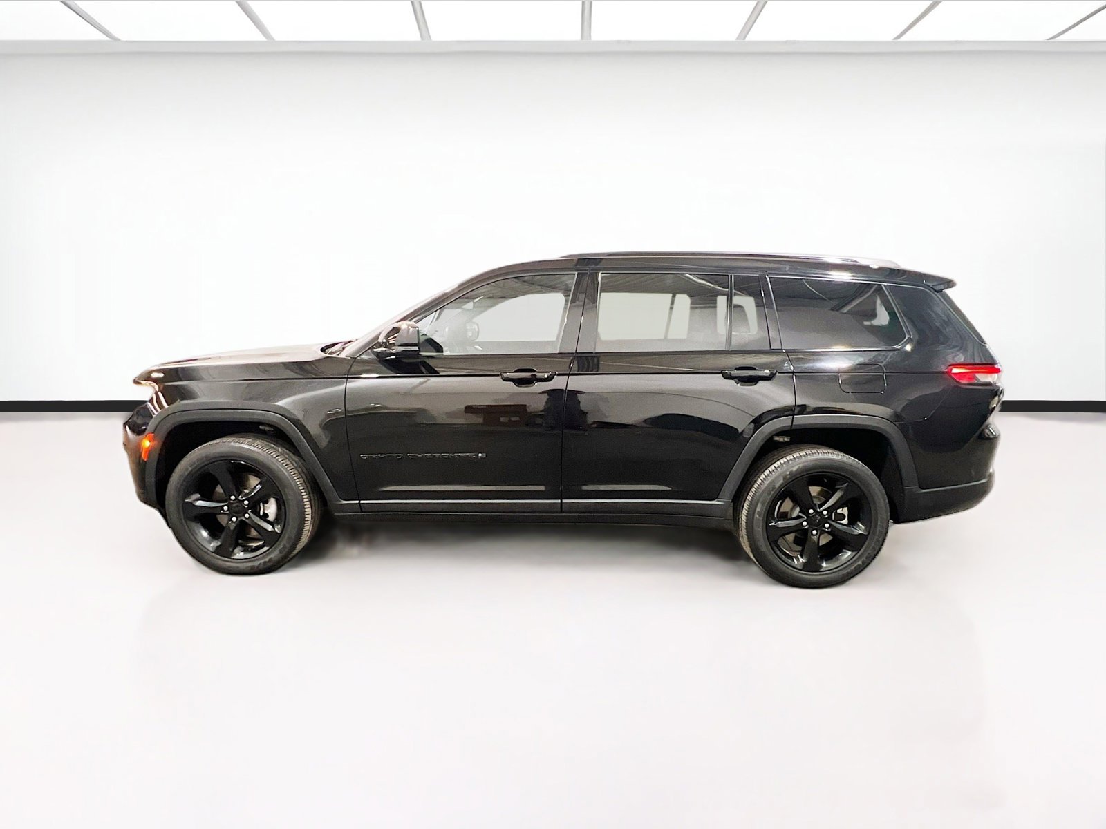 Used 2022 Jeep Grand Cherokee L Laredo RWD image 22