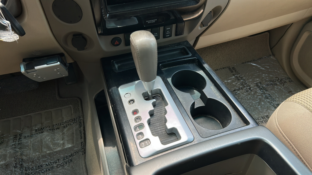 Used 2015 Nissan Titan SV w/ SV Value Truck Package RWD image 23