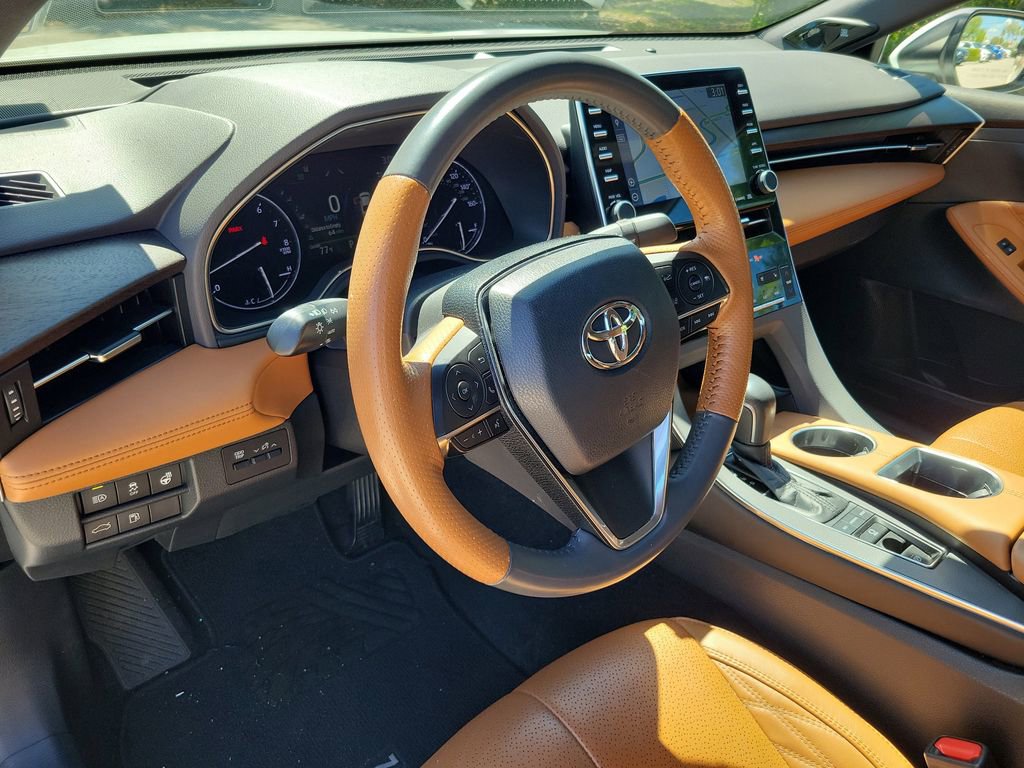 Used 2020 Toyota Avalon Limited image 22
