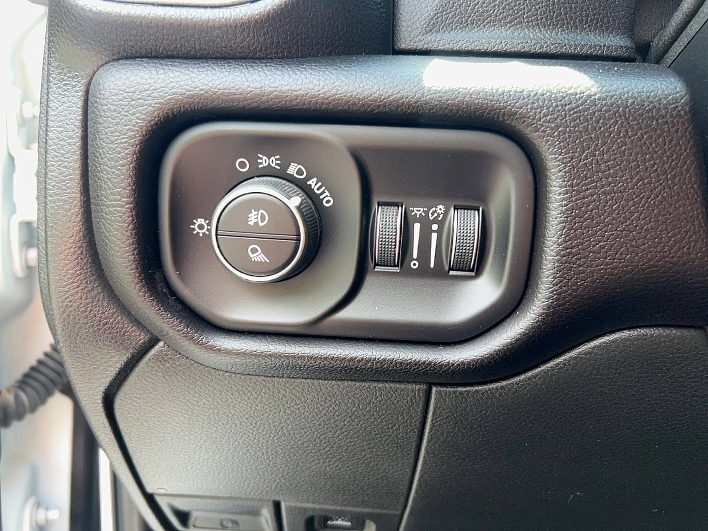 Used 2023 RAM 2500 Laramie AWD/4WD image 18