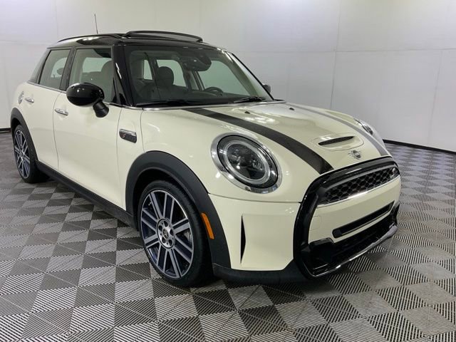 Used 2022 MINI Cooper S w/ Premium Package image 3