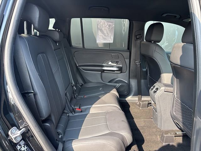 Used 2025 Mercedes-Benz GLB 250 4MATIC image 29