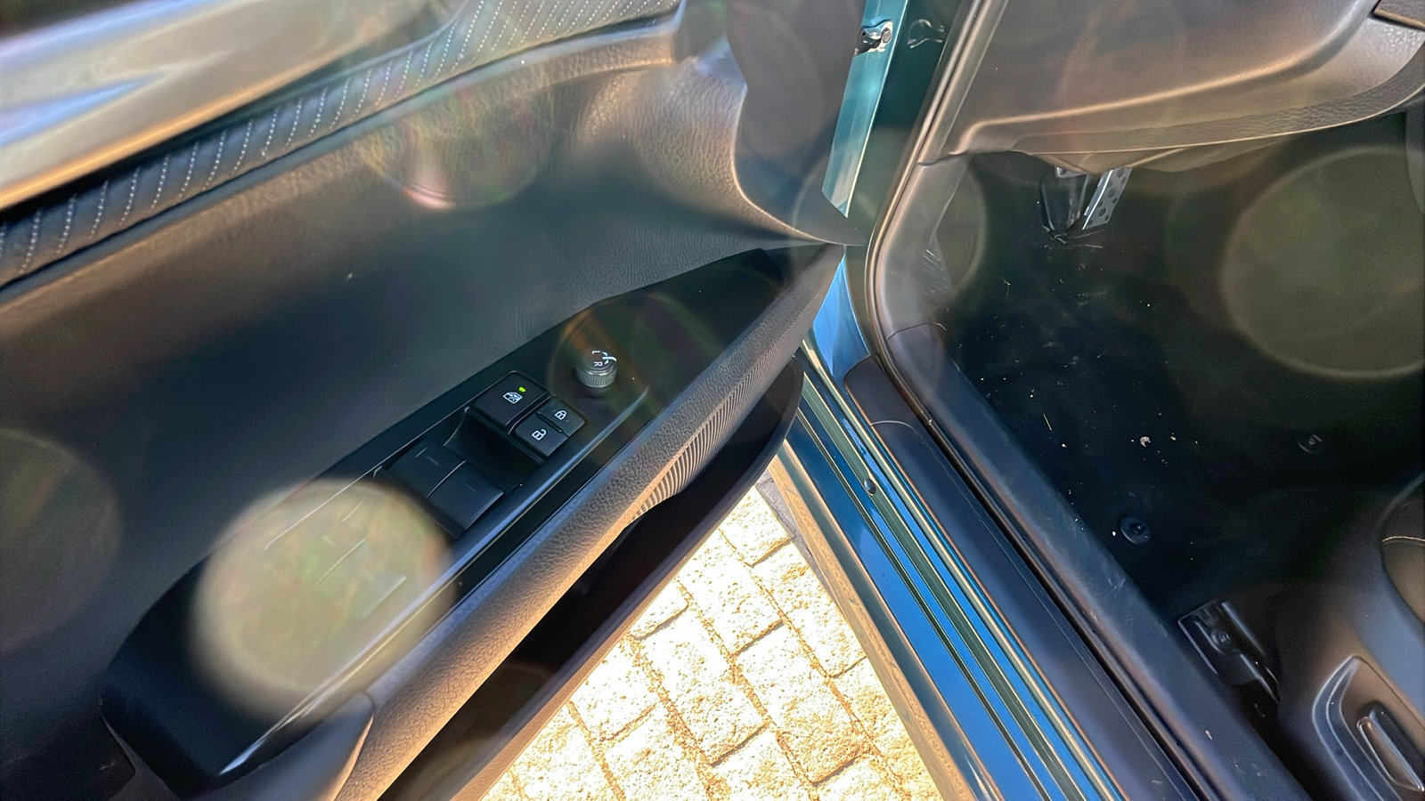 Used 2025 Toyota Camry SE image 15