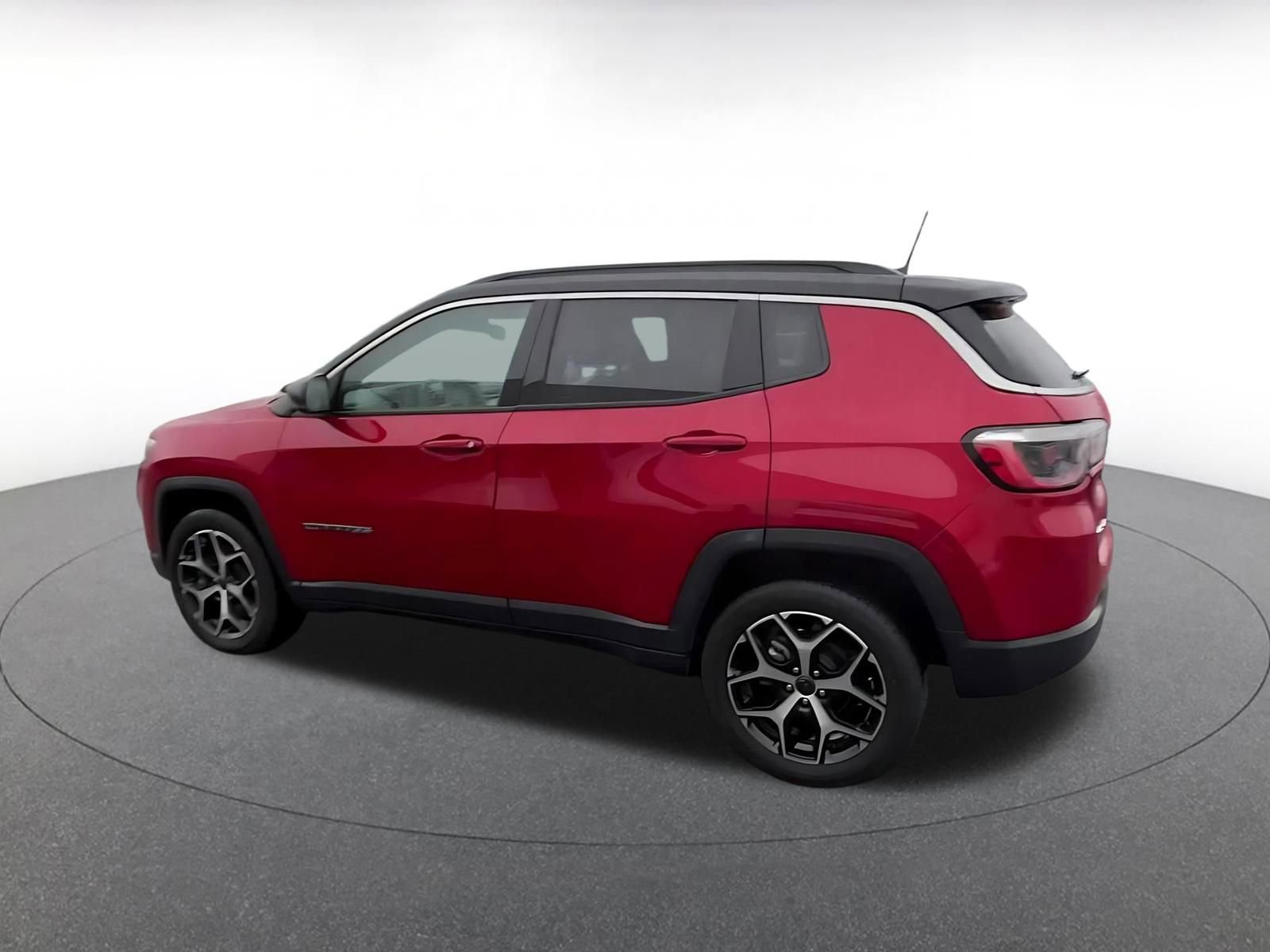 Used 2025 Jeep Compass Limited AWD/4WD image 10