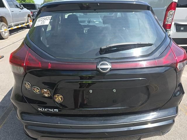 Used 2022 Nissan Kicks S FWD image 3