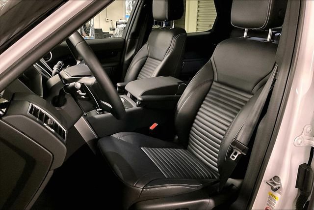 Certified 2025 Land Rover Discovery S image 15