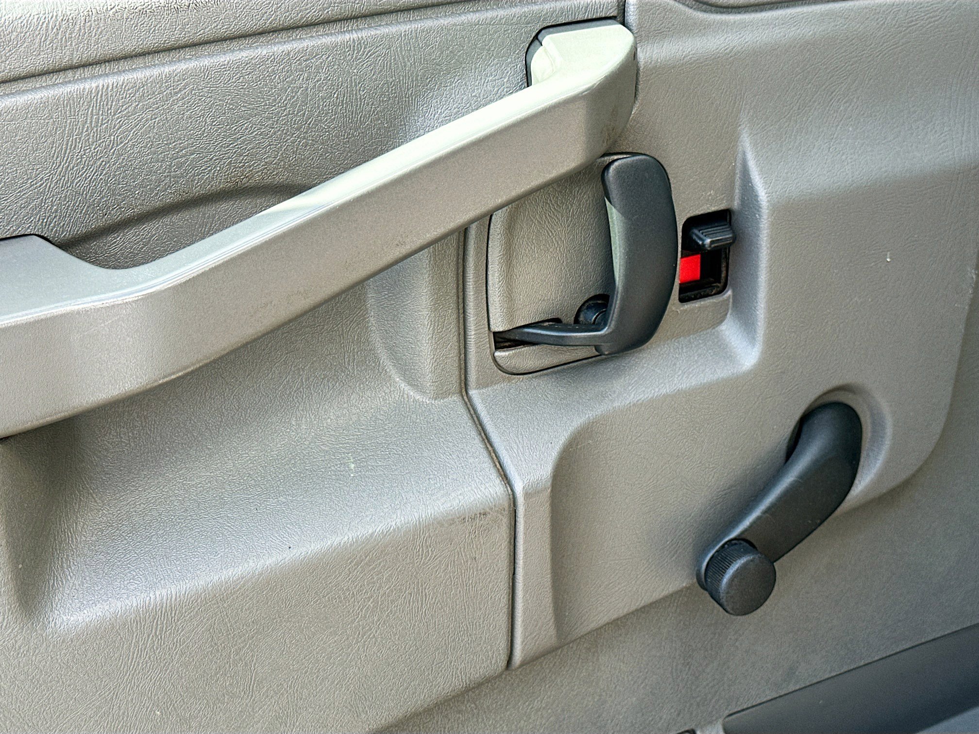 Used 2017 Chevrolet Express 3500 image 15