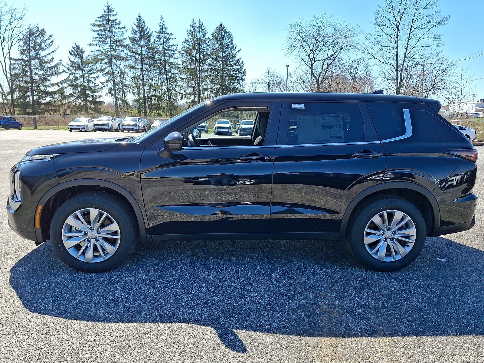 New 2026 Mitsubishi Outlander ES AWD/4WD image 5