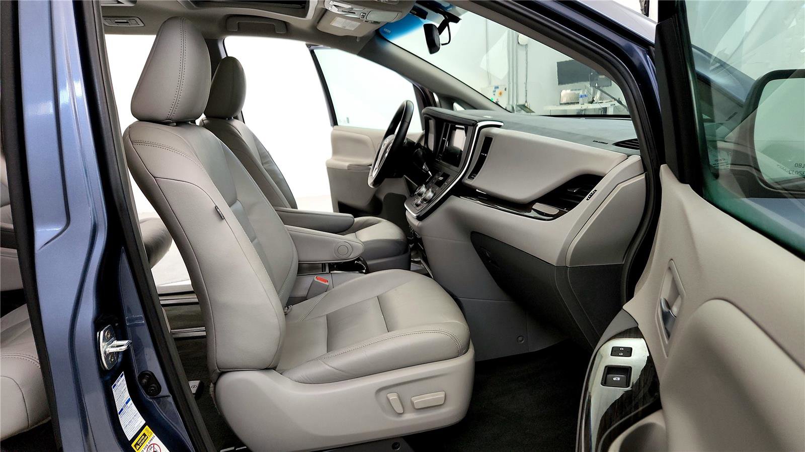 Used 2016 Toyota Sienna XLE Premium w/ Protection Package AWD/4WD image 17