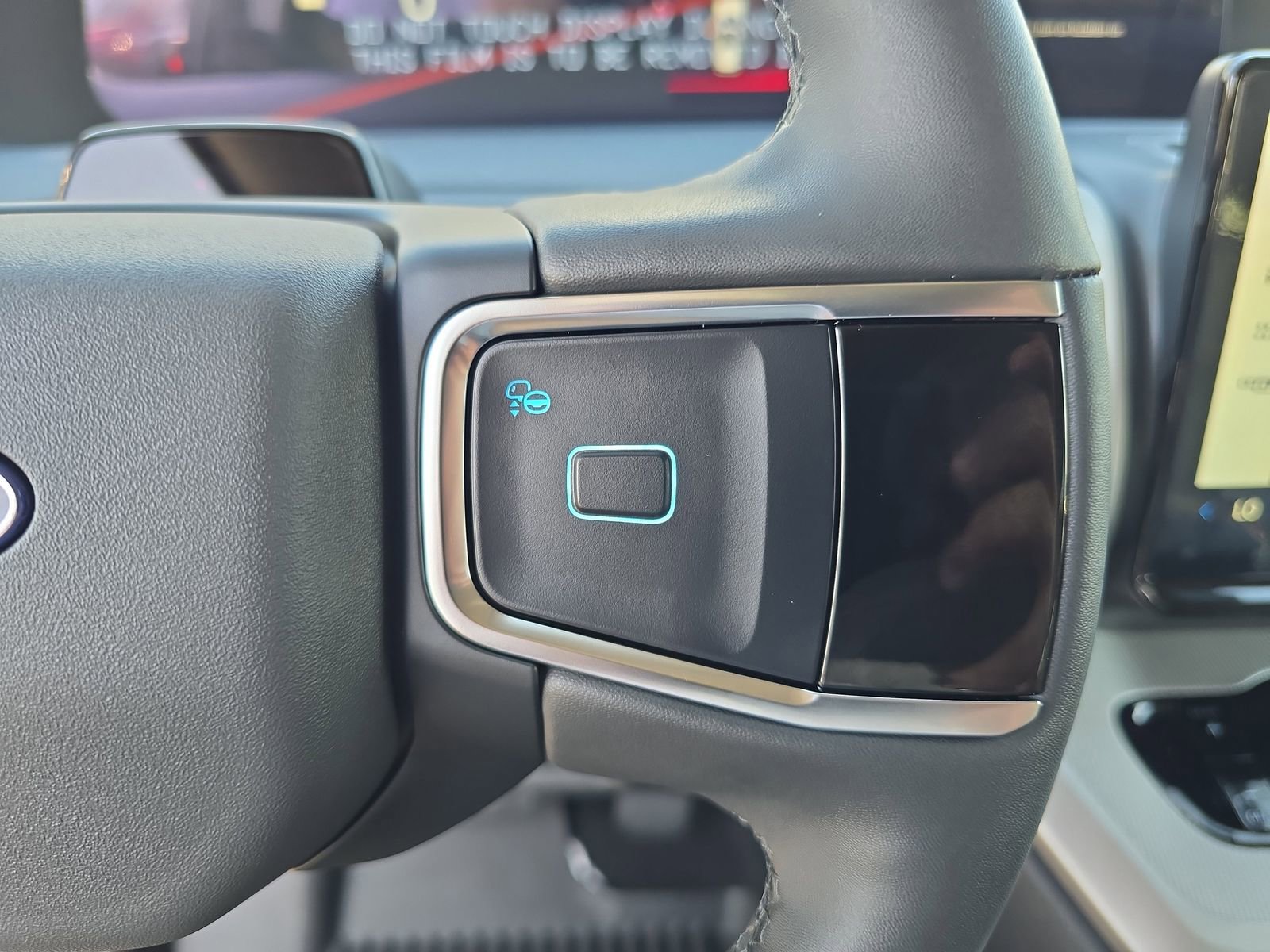 New 2025 Ford Expedition Active image 24