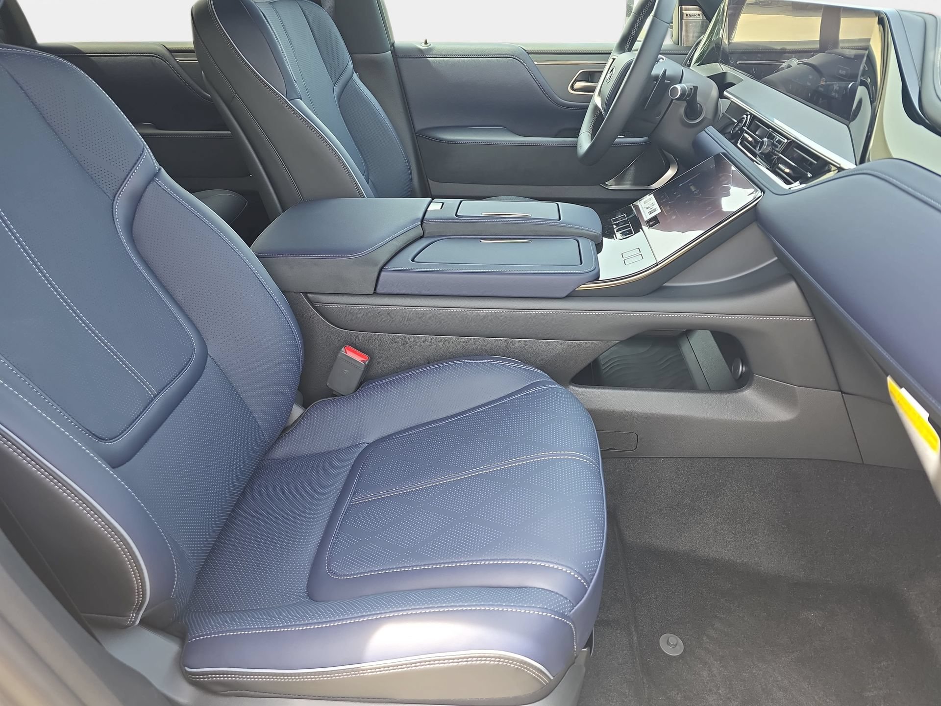 New 2026 INFINITI QX80 4WD w/ Sport Exterior Package image 10