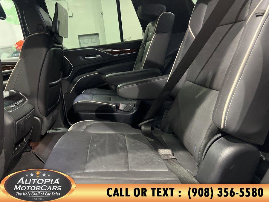 Used 2024 Cadillac Escalade Premium Luxury image 18