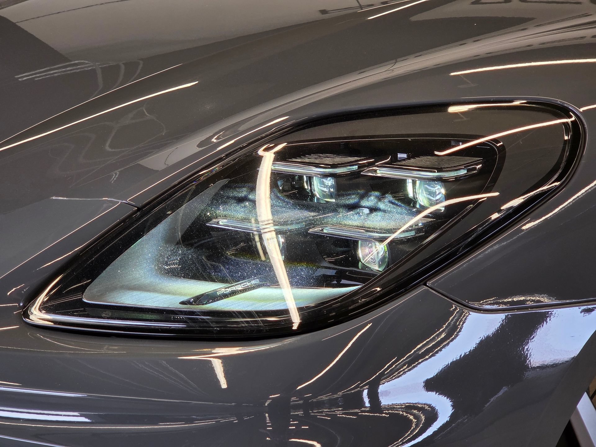 Certified 2025 Porsche Panamera image 28