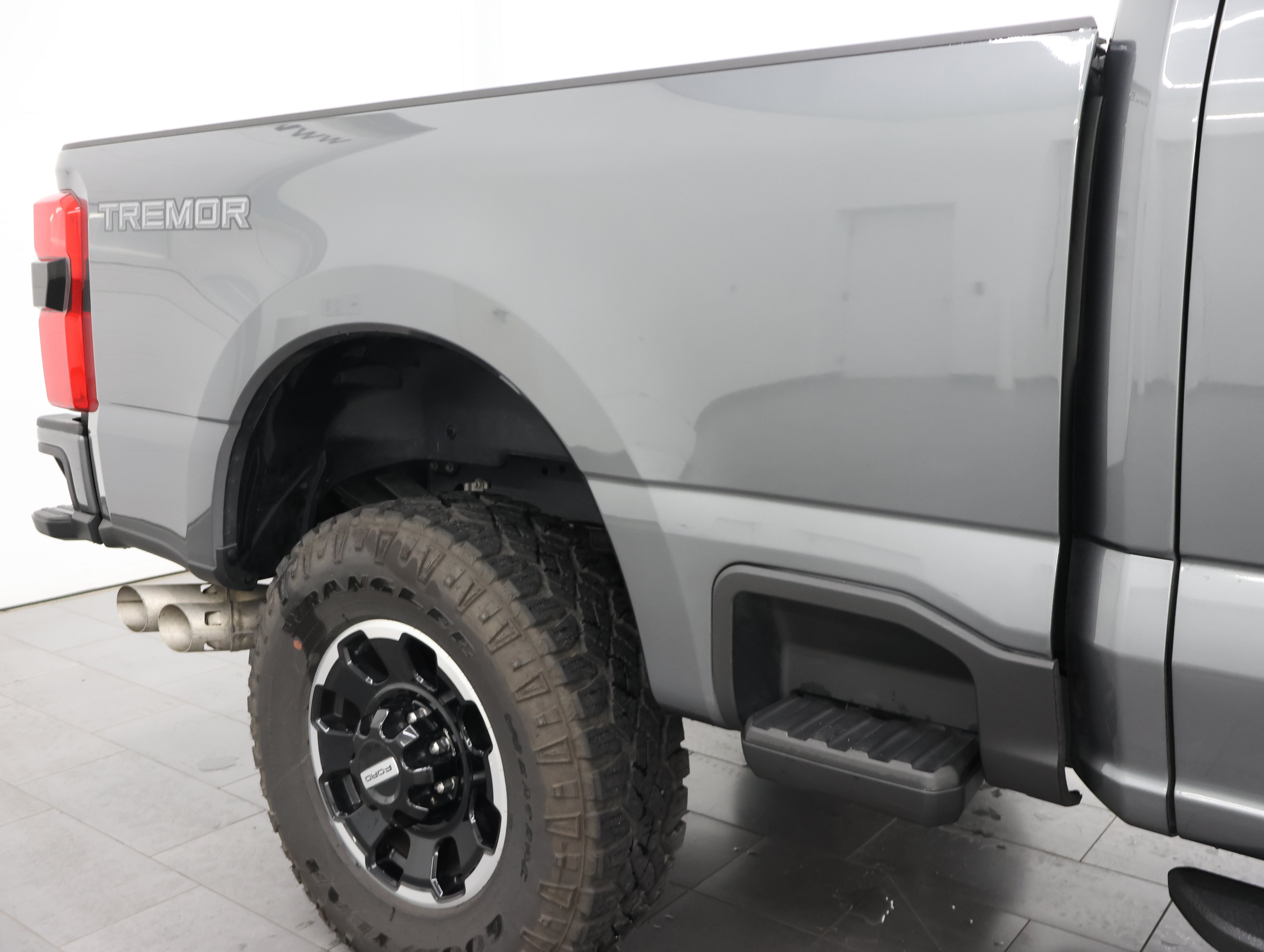 Used 2025 Ford F250 Lariat w/ Lariat Ultimate Package AWD/4WD image 31