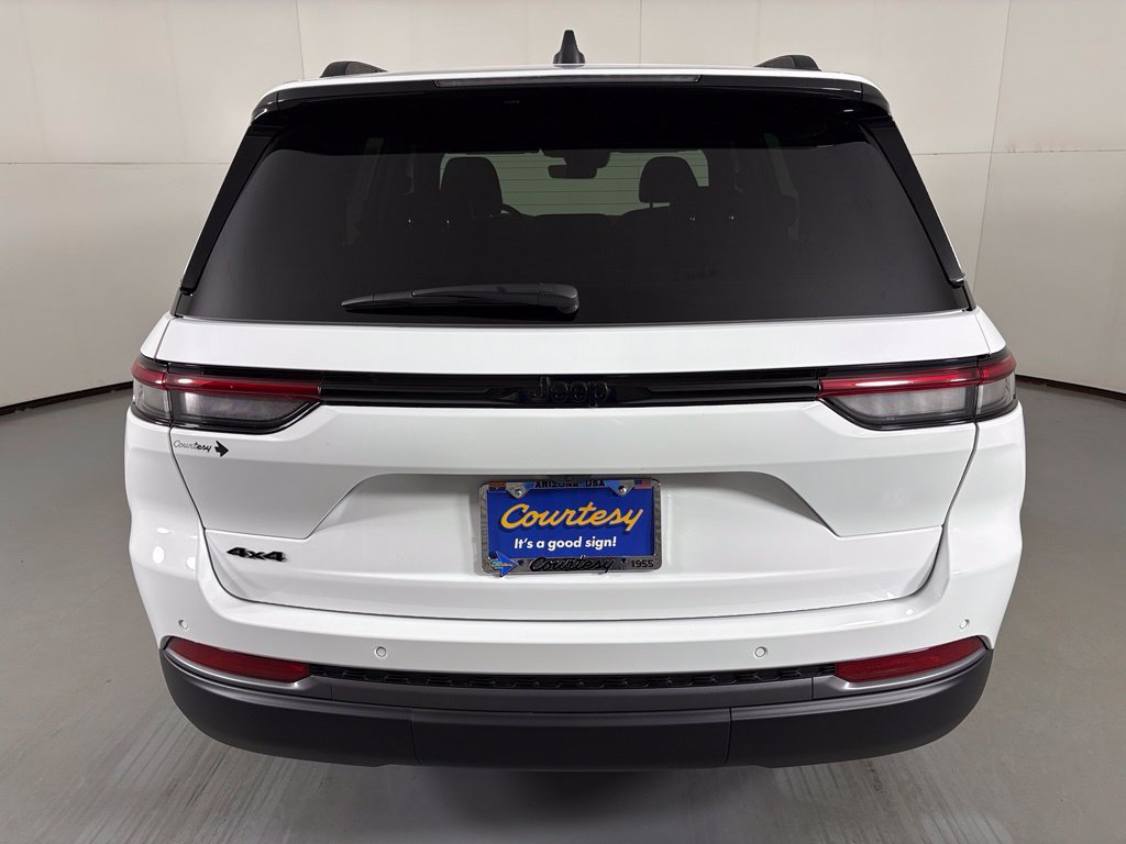 New 2027 Jeep Grand Cherokee Altitude AWD/4WD image 7