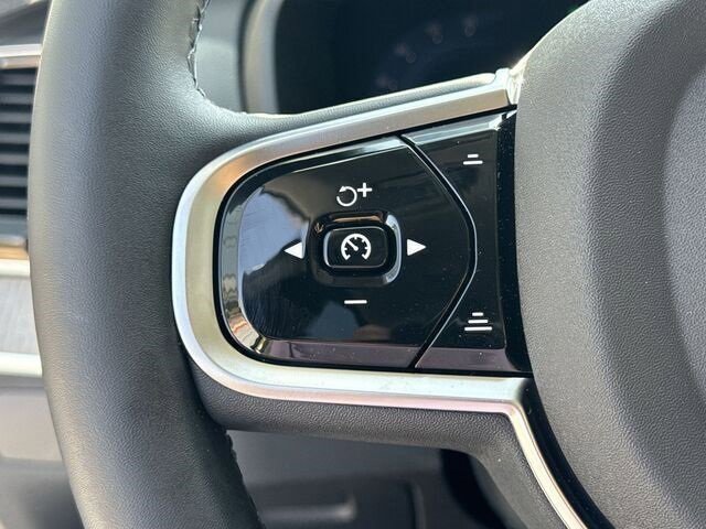 New 2024 Volvo XC90 T8 Ultimate w/ Protection Package Premier image 8