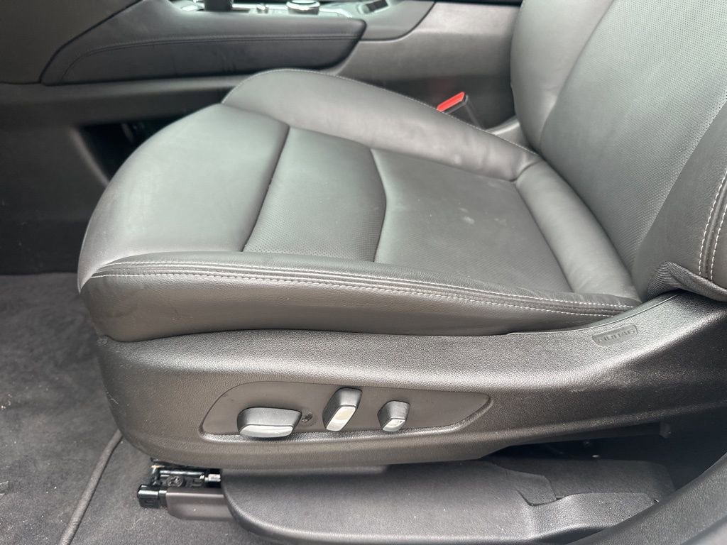 Certified 2025 Cadillac XT6 Sport w/ Technology Package image 17