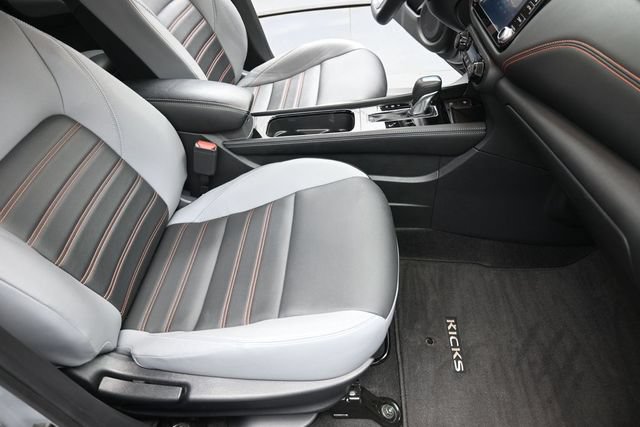 Used 2023 Nissan Kicks SR w/ SR Premium Package FWD image 27