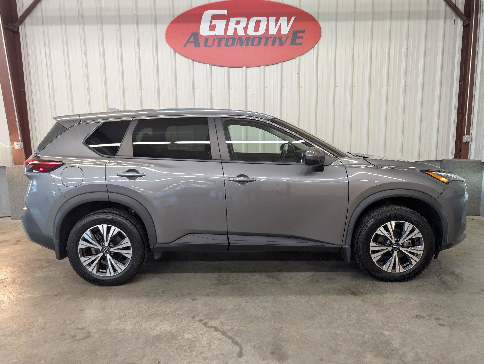 Used 2022 Nissan Rogue SV AWD/4WD image 15
