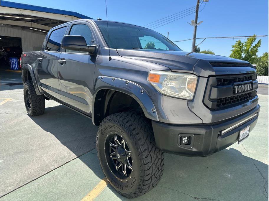 Used 2014 Toyota Tundra SR5 w/ SR5 Upgrade Package AWD/4WD image 4