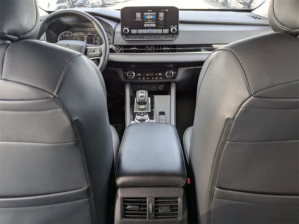 Used 2024 Mitsubishi Outlander SE image 34