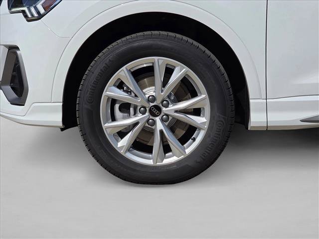 Certified 2025 Audi Q3 2.0T Premium w/ Convenience Package AWD/4WD image 9