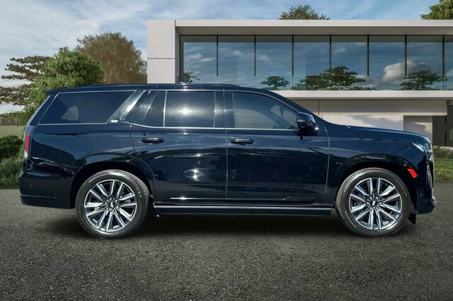Used 2021 Cadillac Escalade Sport w/ Driver Assist Tech Package AWD/4WD image 3