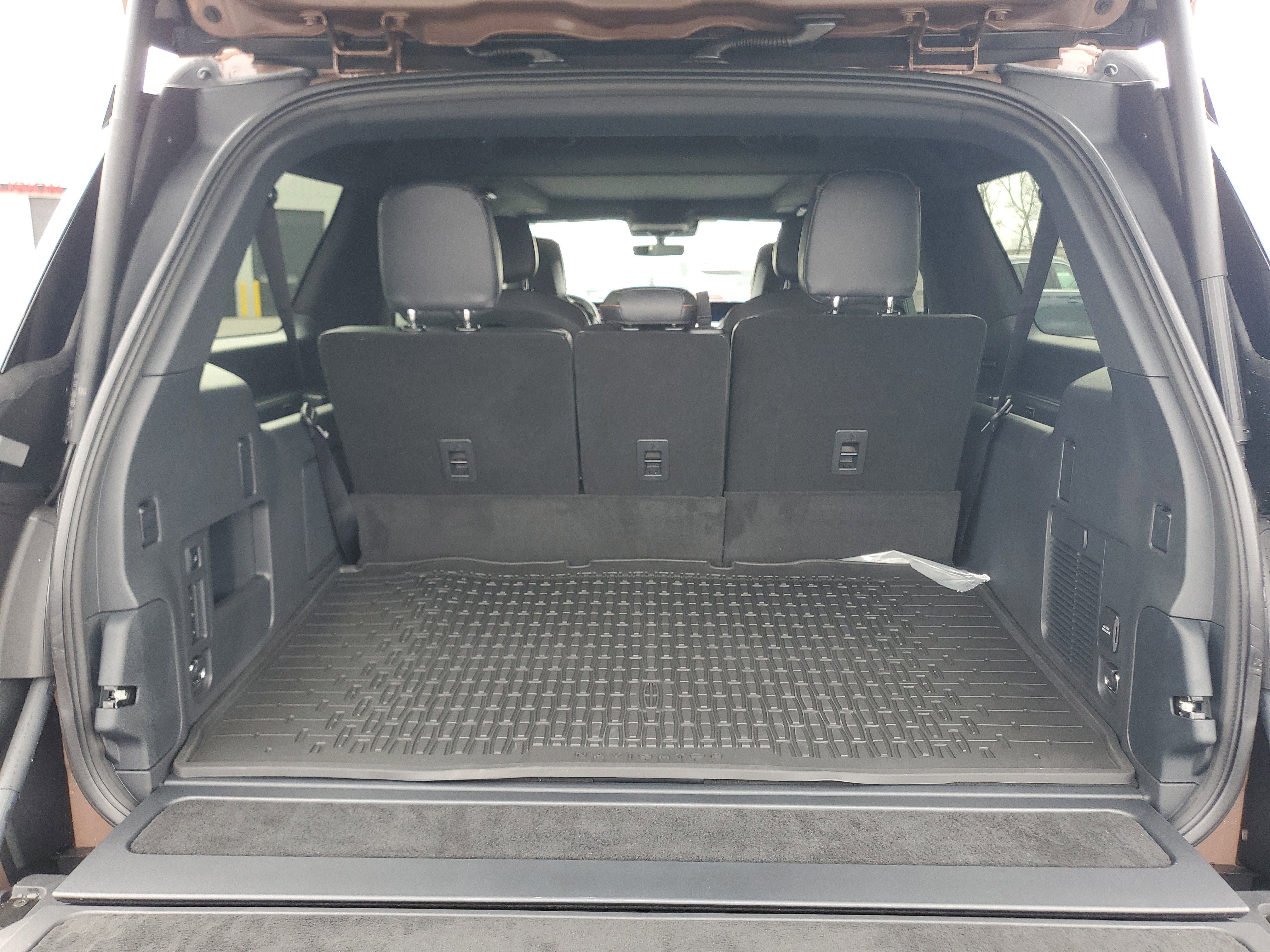 New 2026 Lincoln Navigator L Black Label AWD/4WD image 31