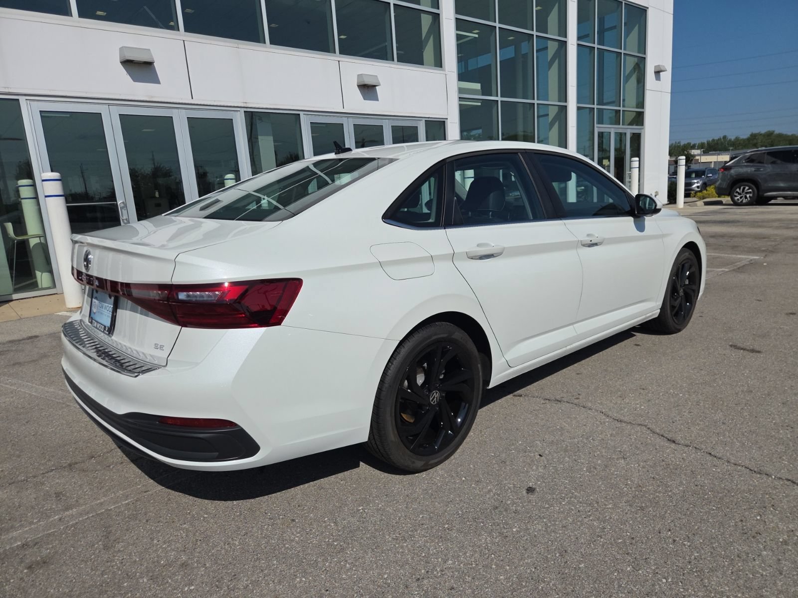 Used 2026 Volkswagen Jetta SE w/ Black Wheel Package FWD image 4