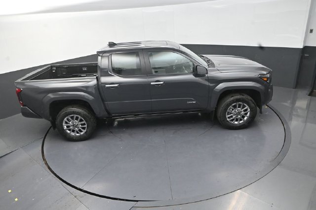 Used 2026 Toyota Tacoma Limited AWD/4WD image 30