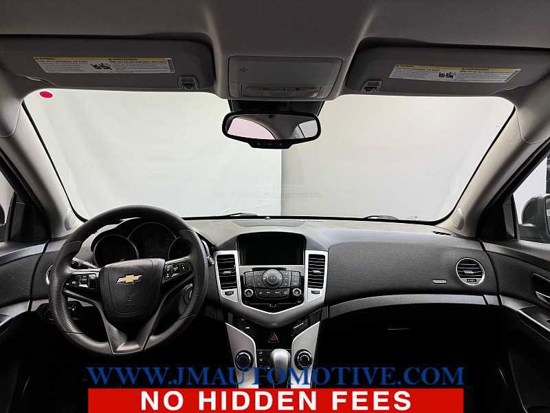 Used 2016 Chevrolet Cruze LT image 11