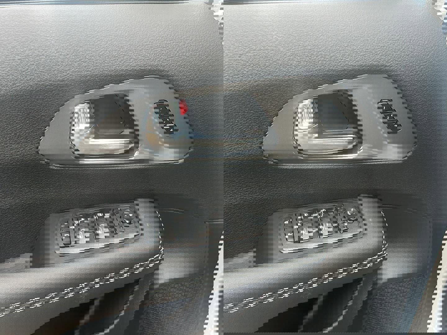 New 2026 Chrysler Pacifica Select image 11