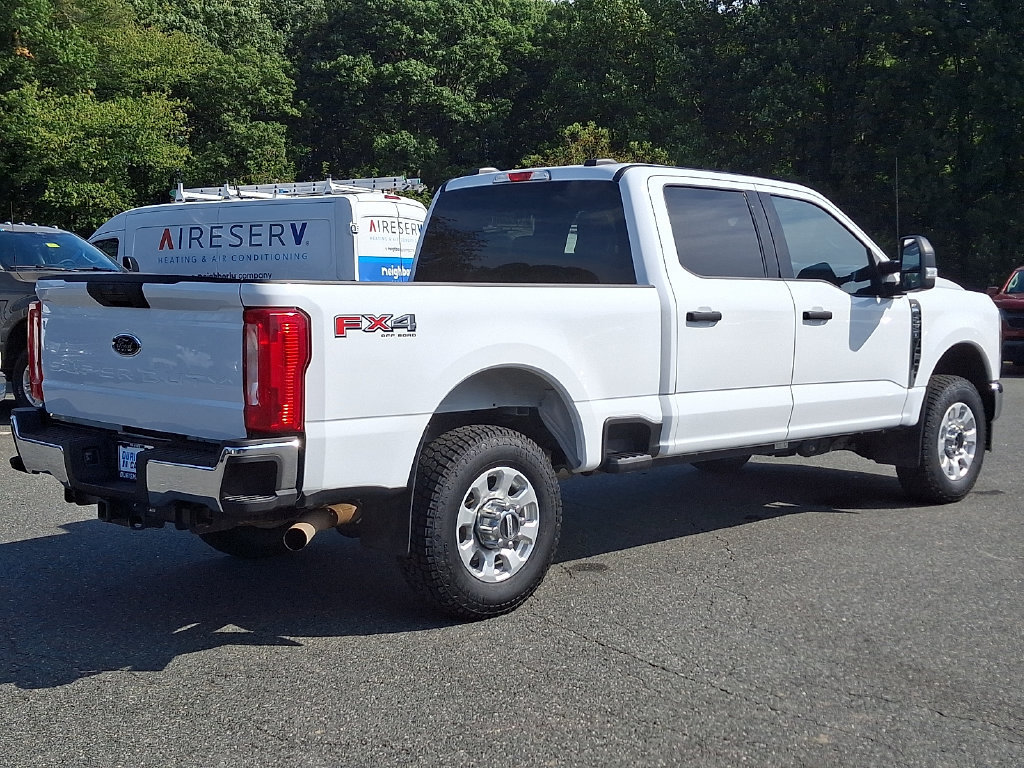Used 2024 Ford F250 XLT w/ FX4 Off-Road Package AWD/4WD image 6