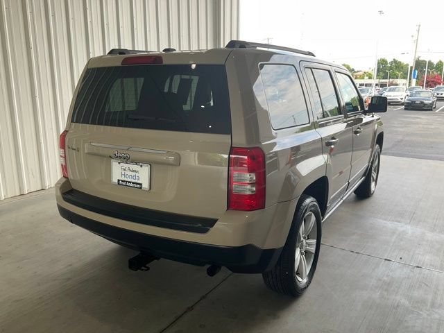Used 2017 Jeep Patriot Latitude AWD/4WD image 19