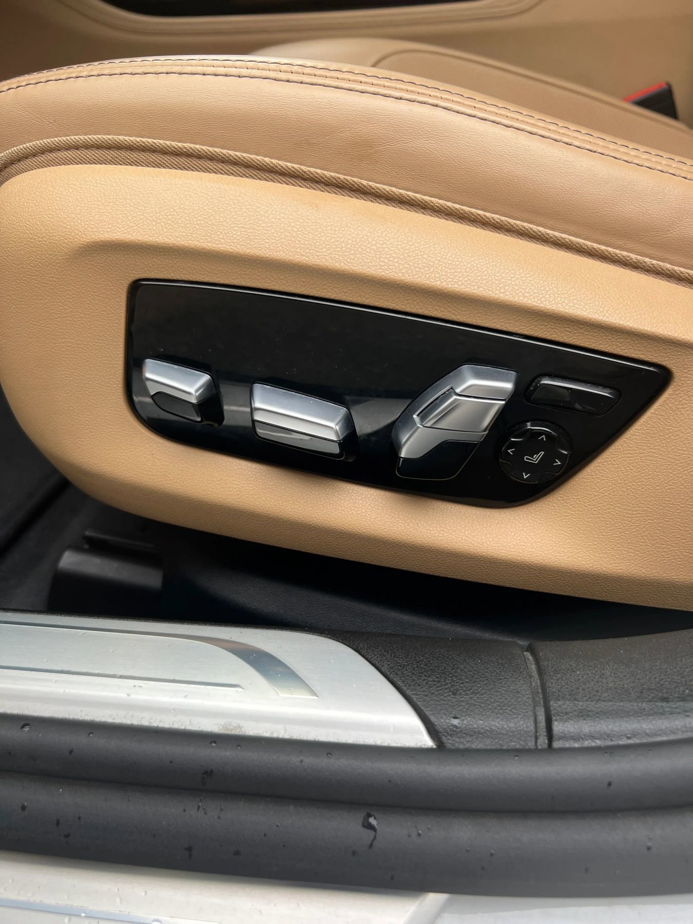 Used 2022 BMW 740i image 23