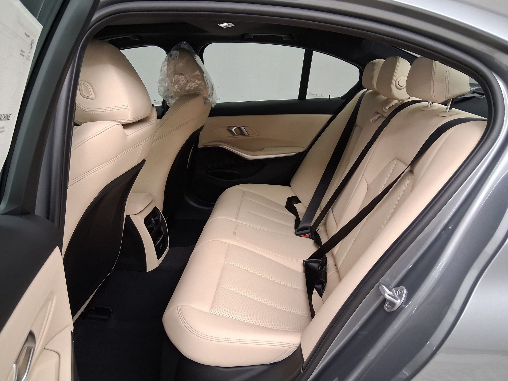 New 2026 BMW 330i Sedan w/ Convenience Package RWD image 14