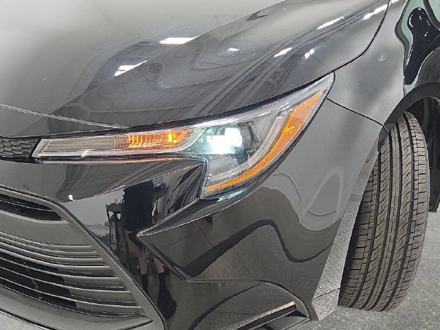 Certified 2025 Toyota Corolla LE FWD image 27