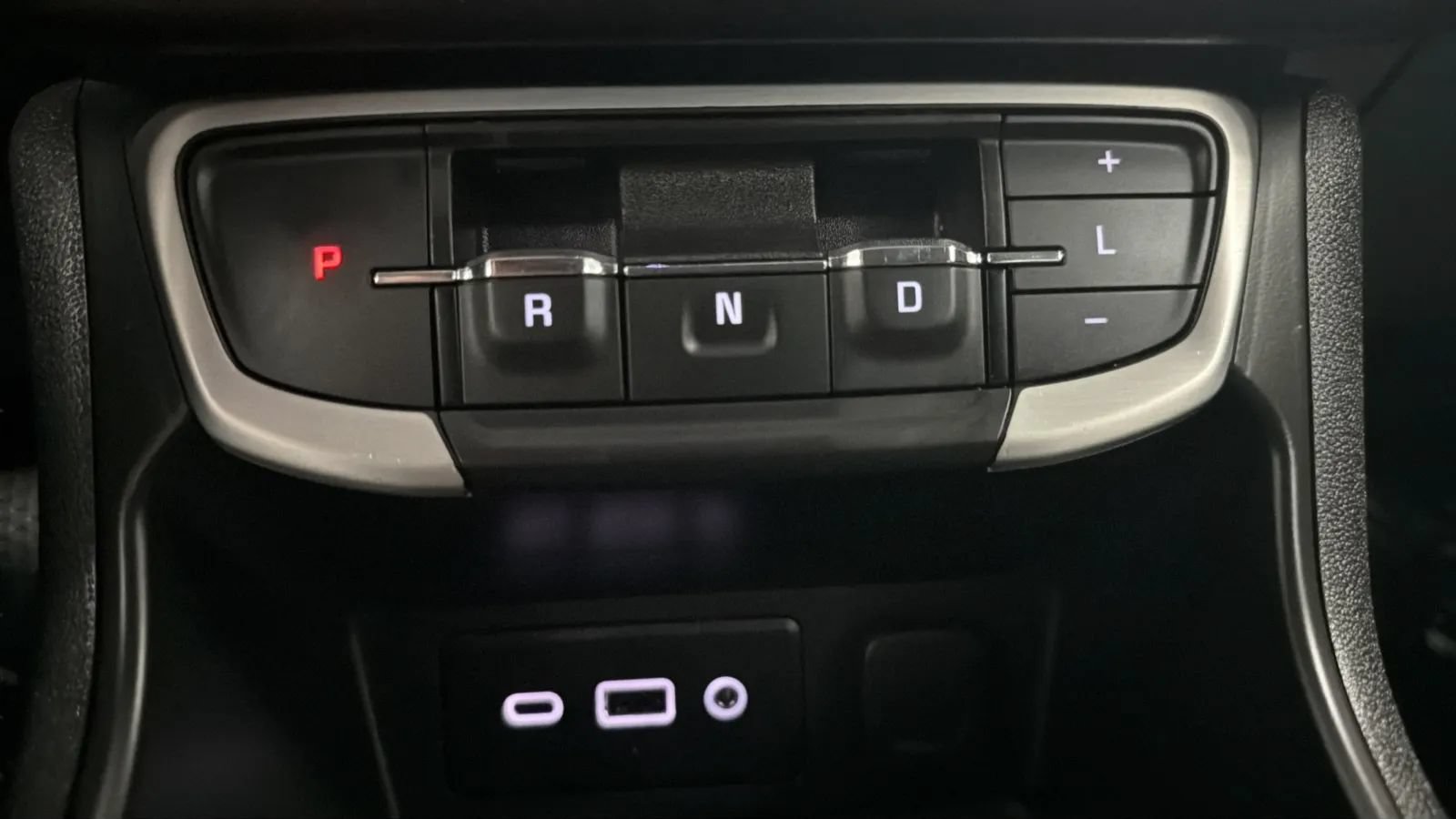 Used 2023 GMC Terrain SLE w/ LPO, Floor Liner Package AWD/4WD image 12