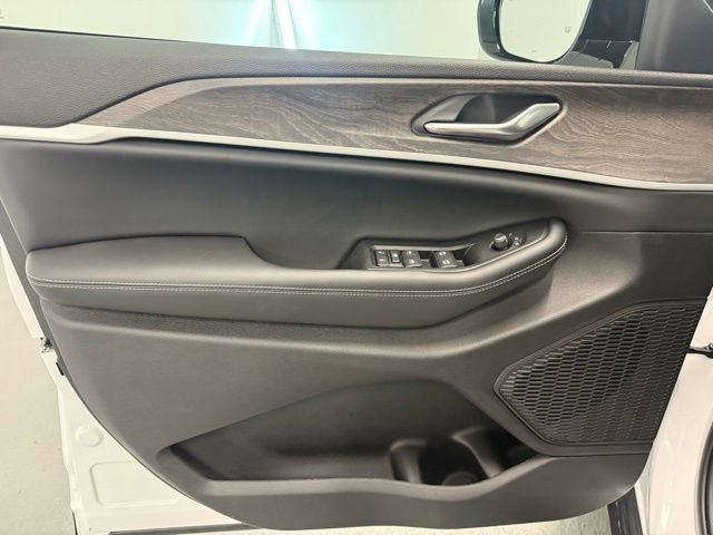 New 2026 Jeep Grand Cherokee Altitude AWD/4WD image 10